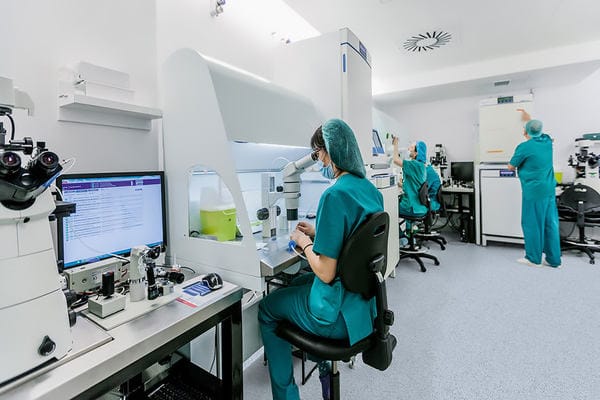 Sàn cuộn ESD tại một phòng thí nghiệm
