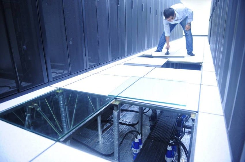 Sàn nâng kỹ thuật trong phòng máy